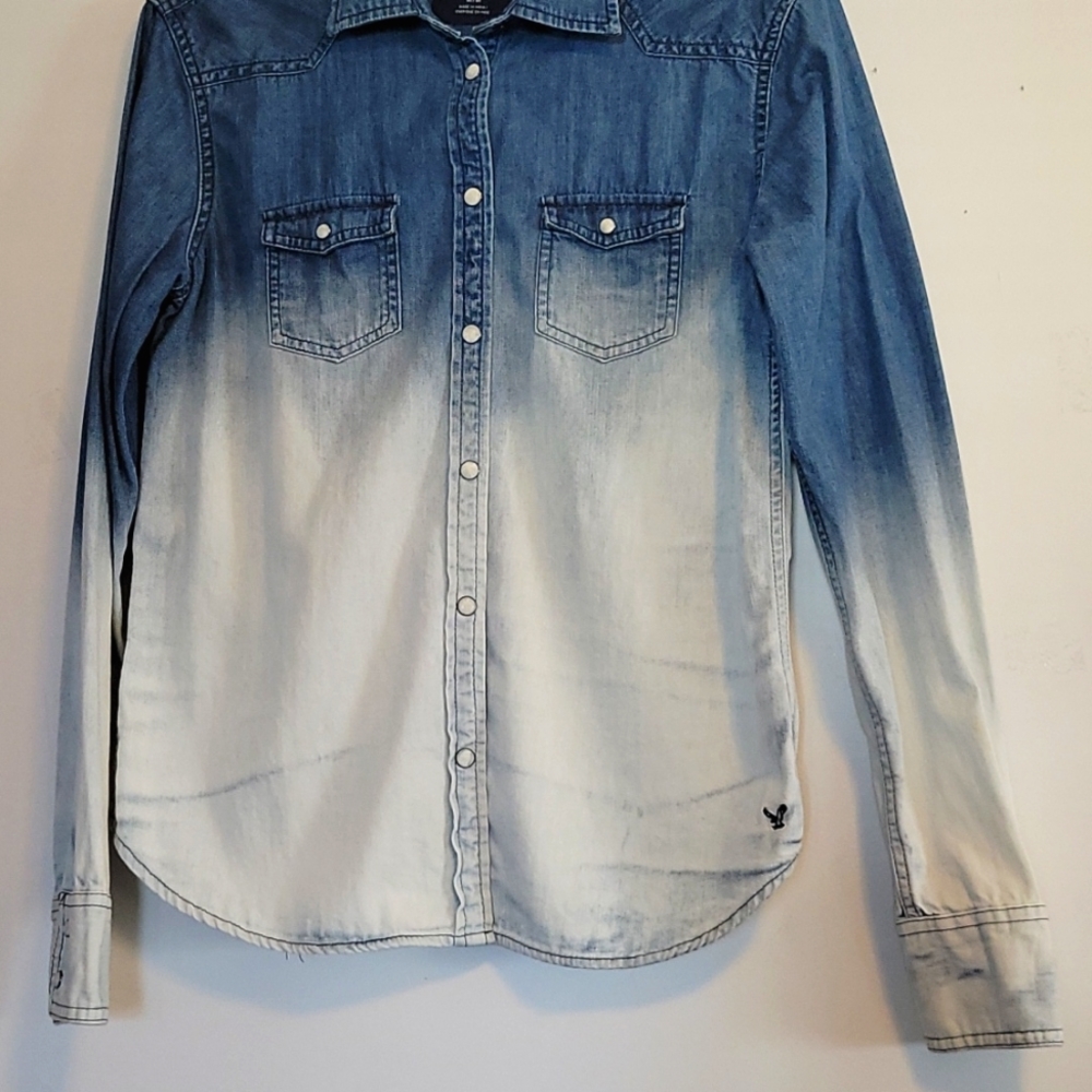 AEO womens long sleeve button down jeans shirt 100% cotton - Picture 2 of 8